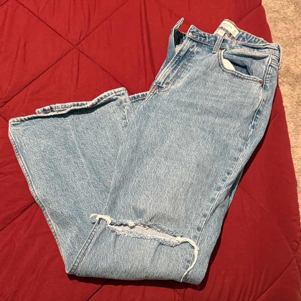 Abercrombie & Fitch - the Vintage Flare High Rise Curve Love Jeans💙 size 28